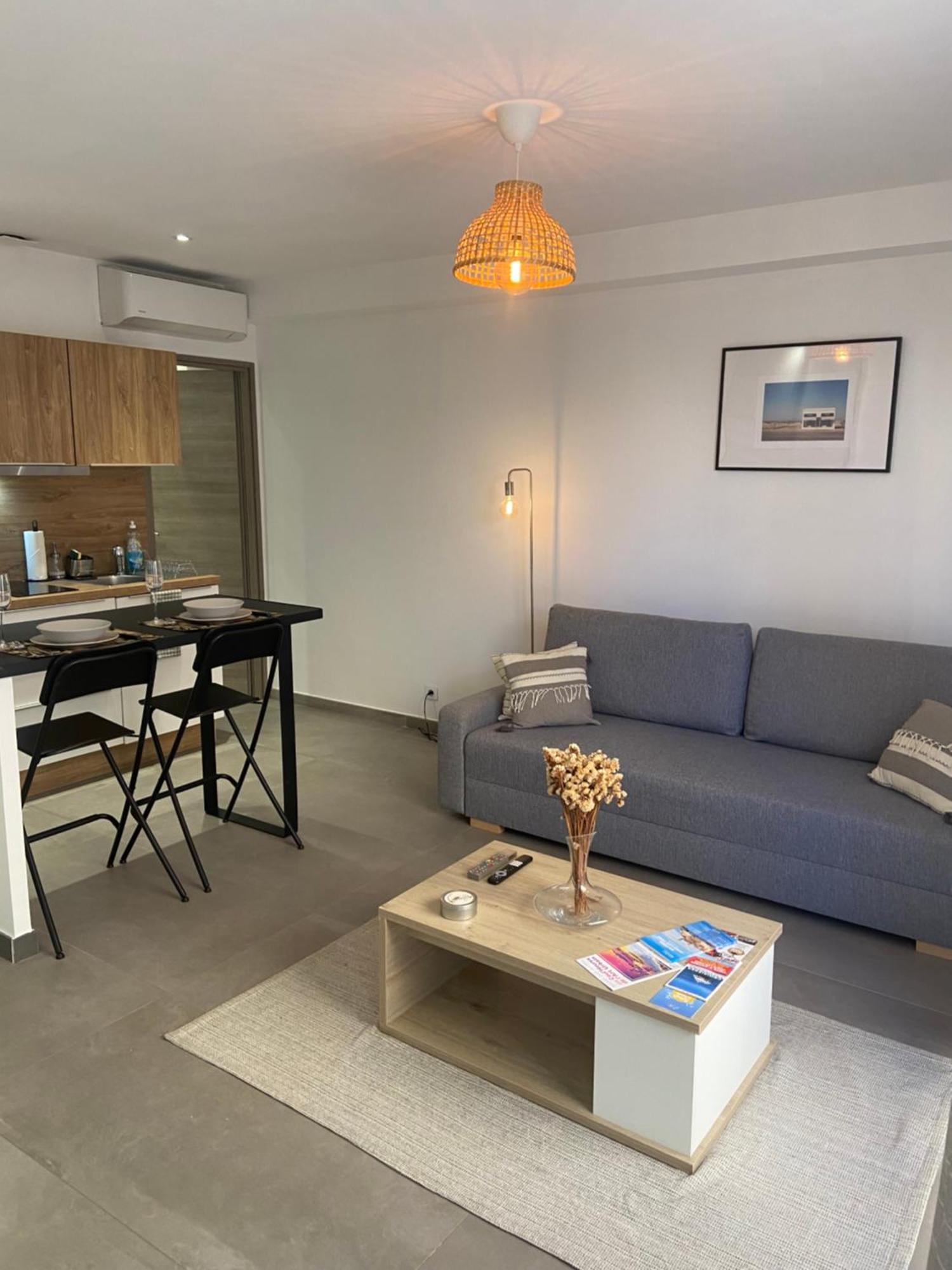 Appartement Confortable - Parking Inclus - Proche Juan-les-pins *